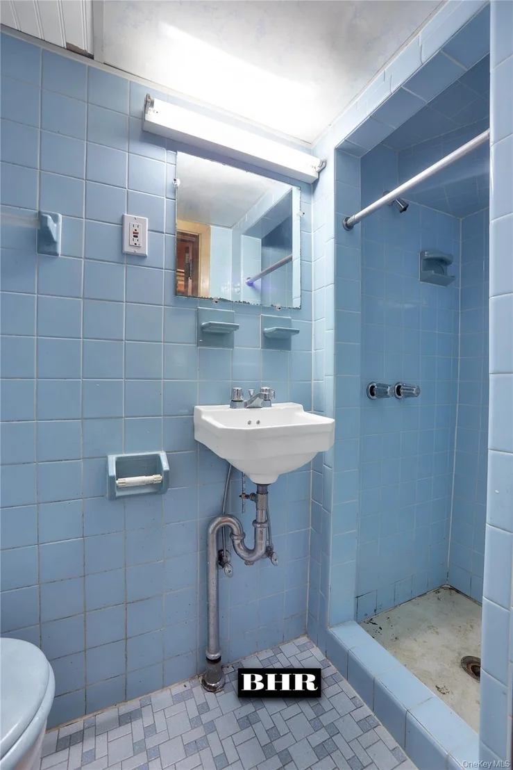 Photo of 272 Exeter Street