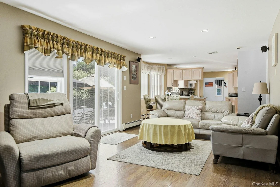 Photo of 35 Dennis Lane