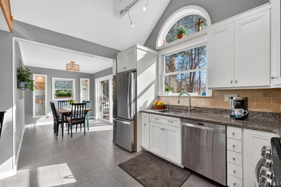 Photo of 255 Haviland Drive