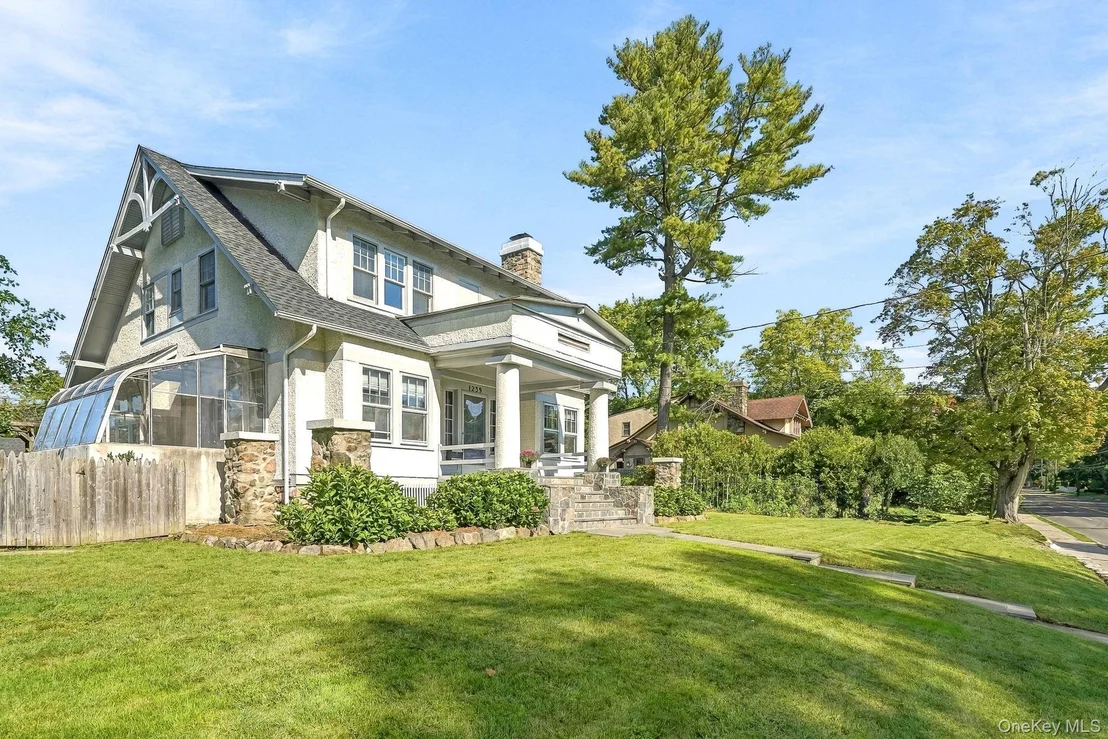 Photo of 1239 Post Road