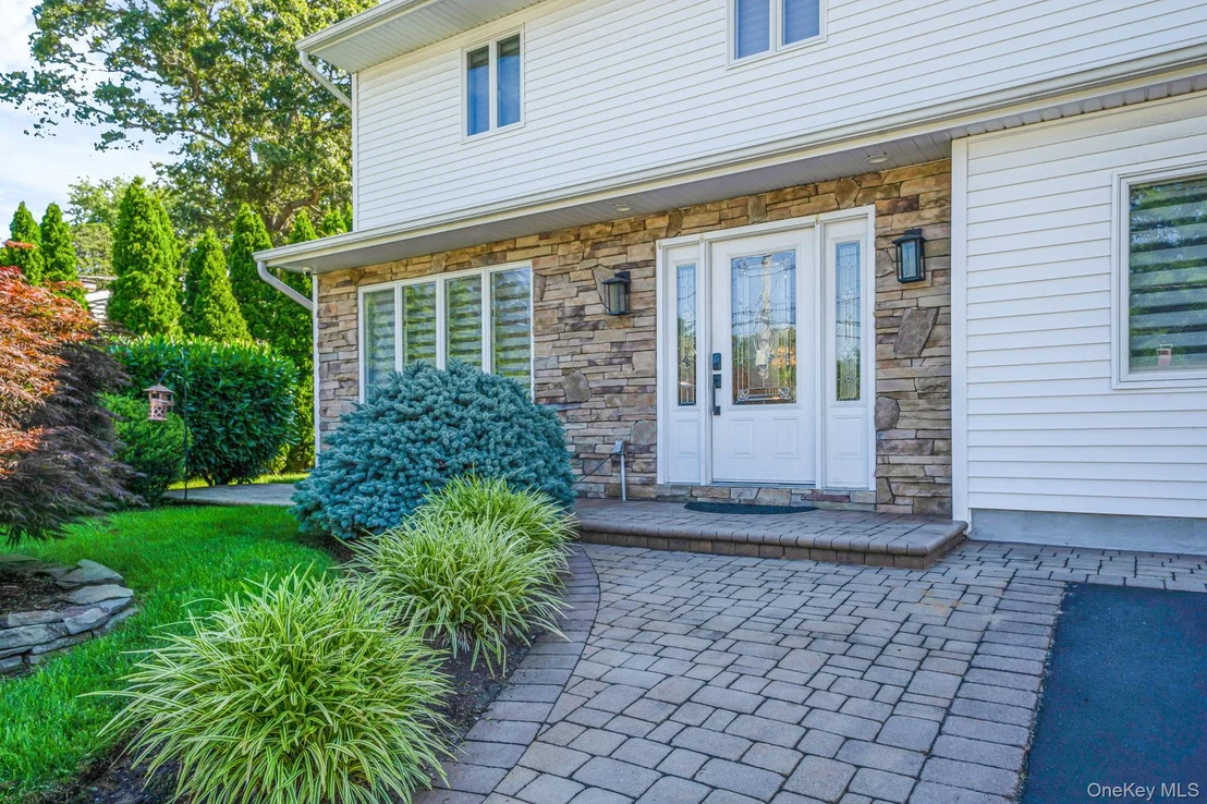 Photo of 29 Selden Boulevard