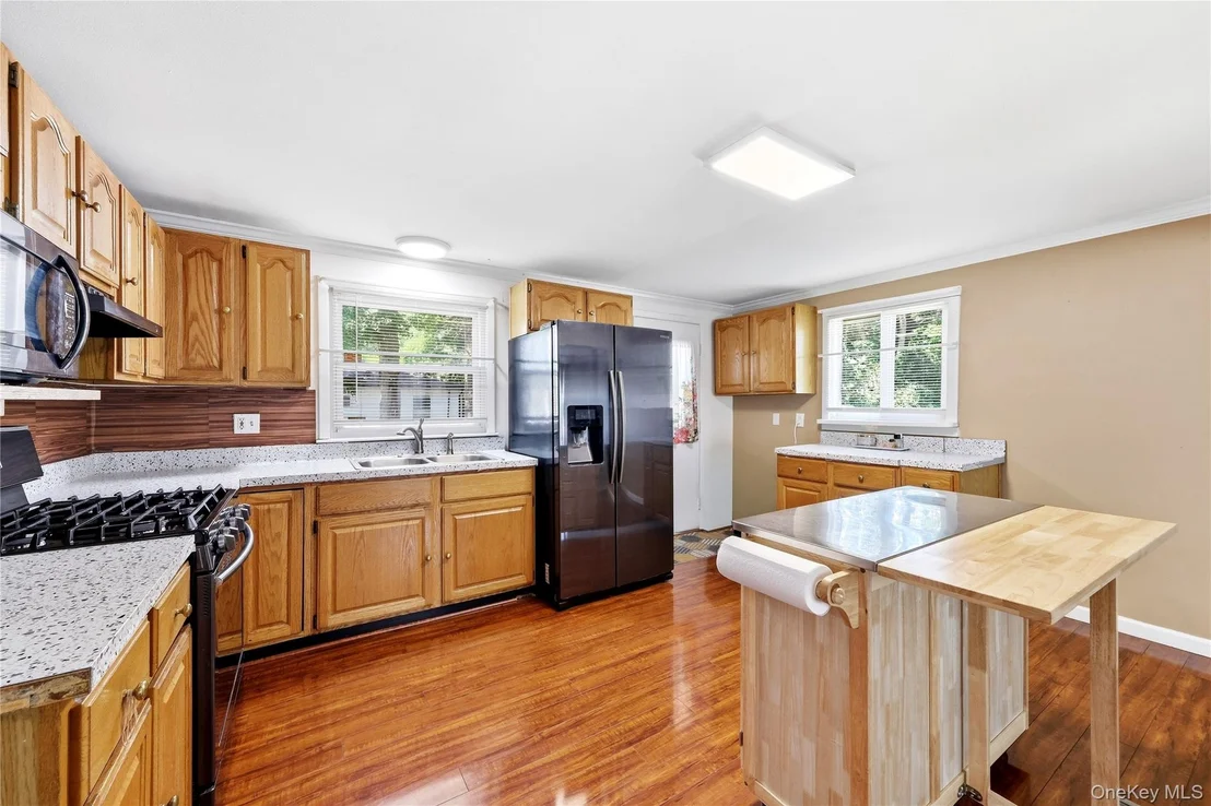 Photo of 211 Hampton Avenue