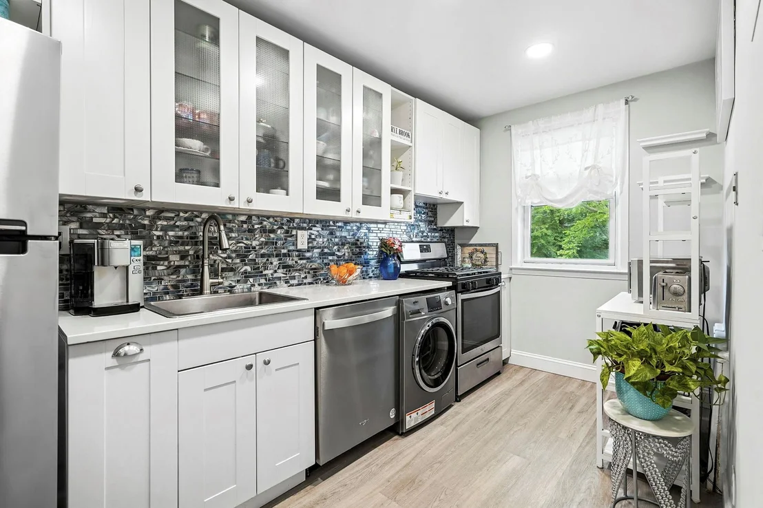 Photo of Unit D at 1 Avon Circle