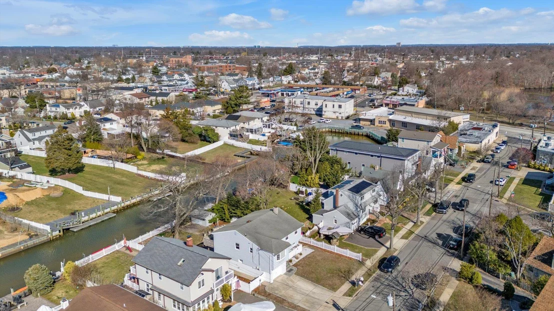 Photo of 16 Beverly Road
