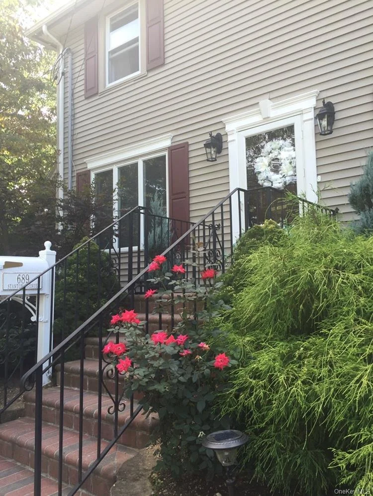 Photo of 689 Stanton Avenue