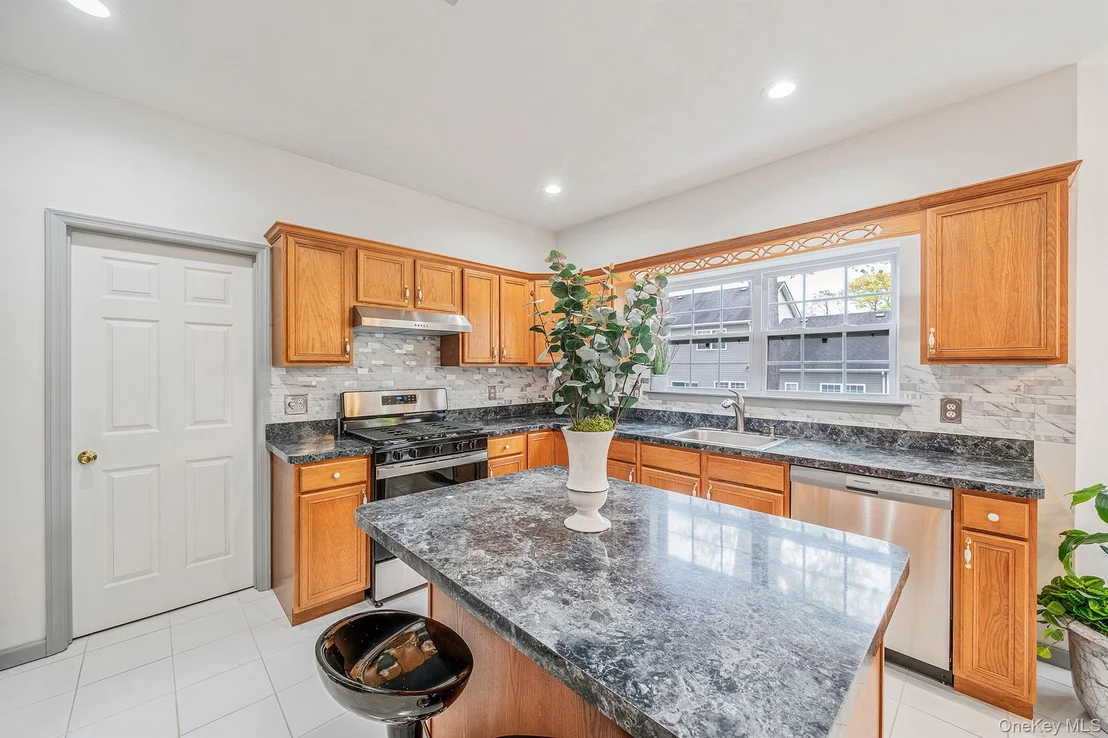 Photo of 73 Elm Avenue