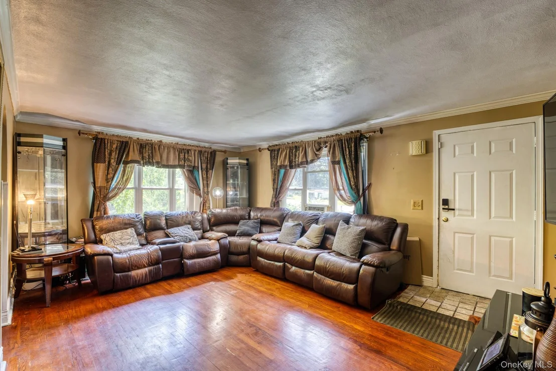 Photo of 64 Crestwood Boulevard