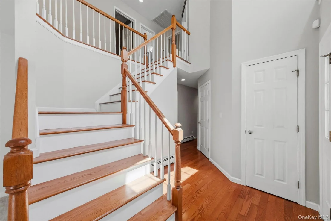 Photo of 32 Robinson Lane
