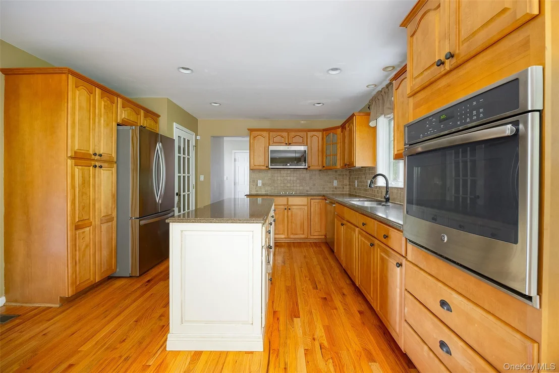 Photo of 76 Rockledge Drive