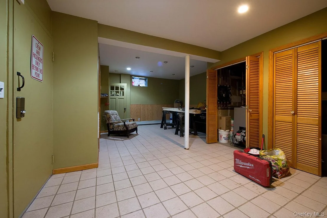 Photo of 1644 Lakes Road
