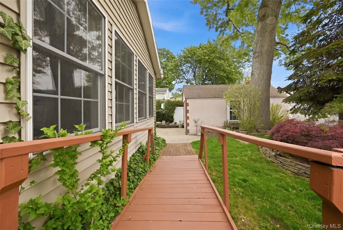 Photo of 333 Jackson Avenue
