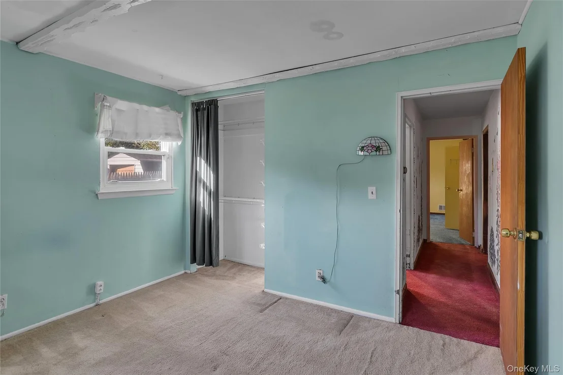 Photo of 6 Roxbury Drive