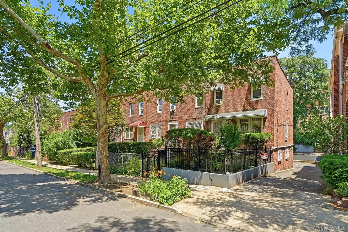Photo of 4118 Murdock Avenue