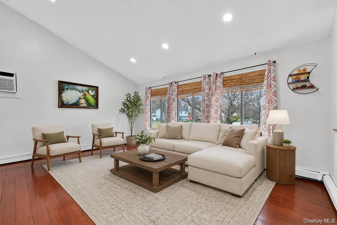 Photo of 22 Cambridge Circle