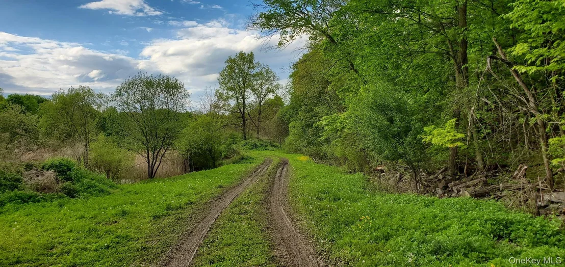 Photo of 207 Cardinal Road