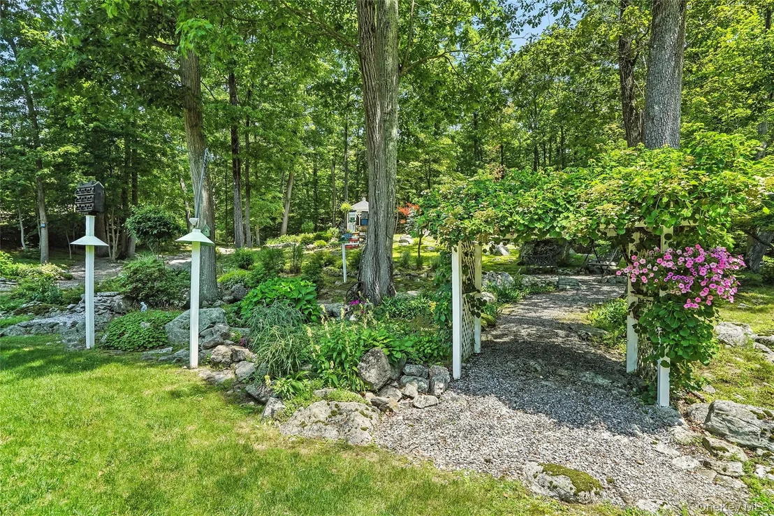 Photo of 69 Clove Brook Drive