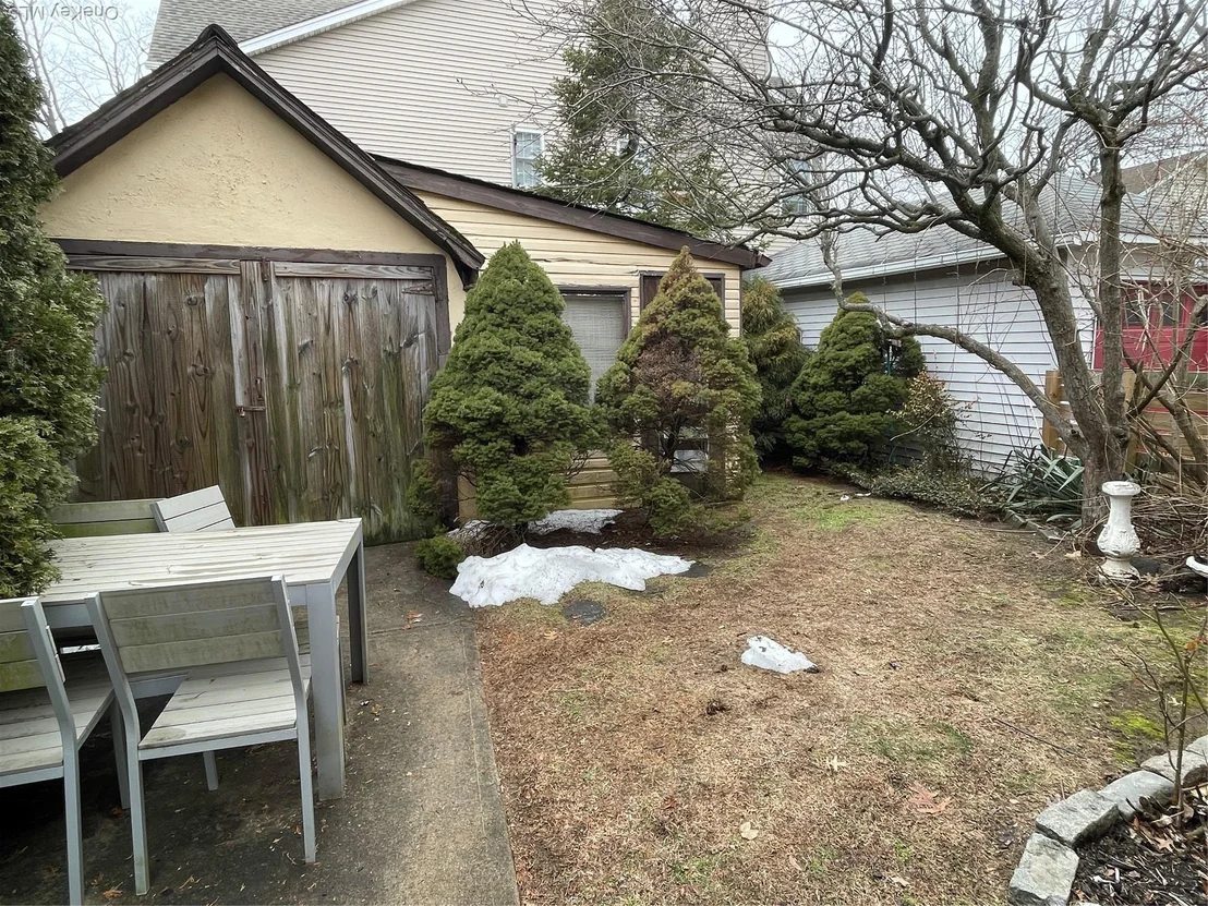 Photo of 30 Putnam Avenue