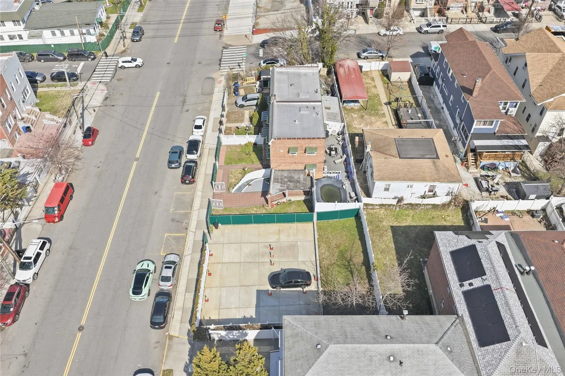 Photo of 2864 Dewey Avenue