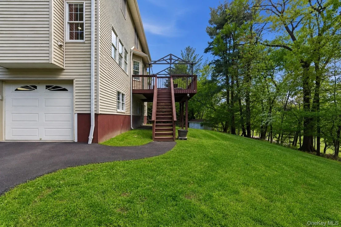 Photo of 105 Hempstead Road