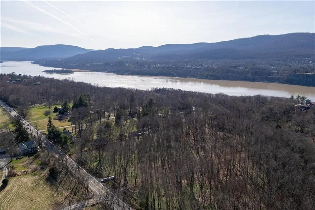 Photo of 825 Route 9D