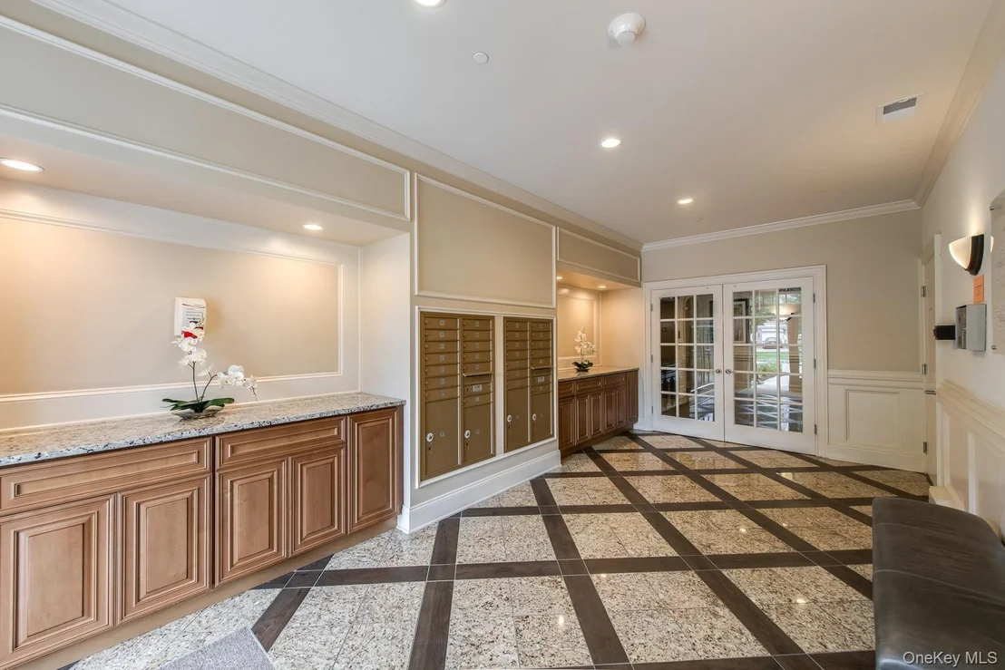 Photo of 835 Regency Drive