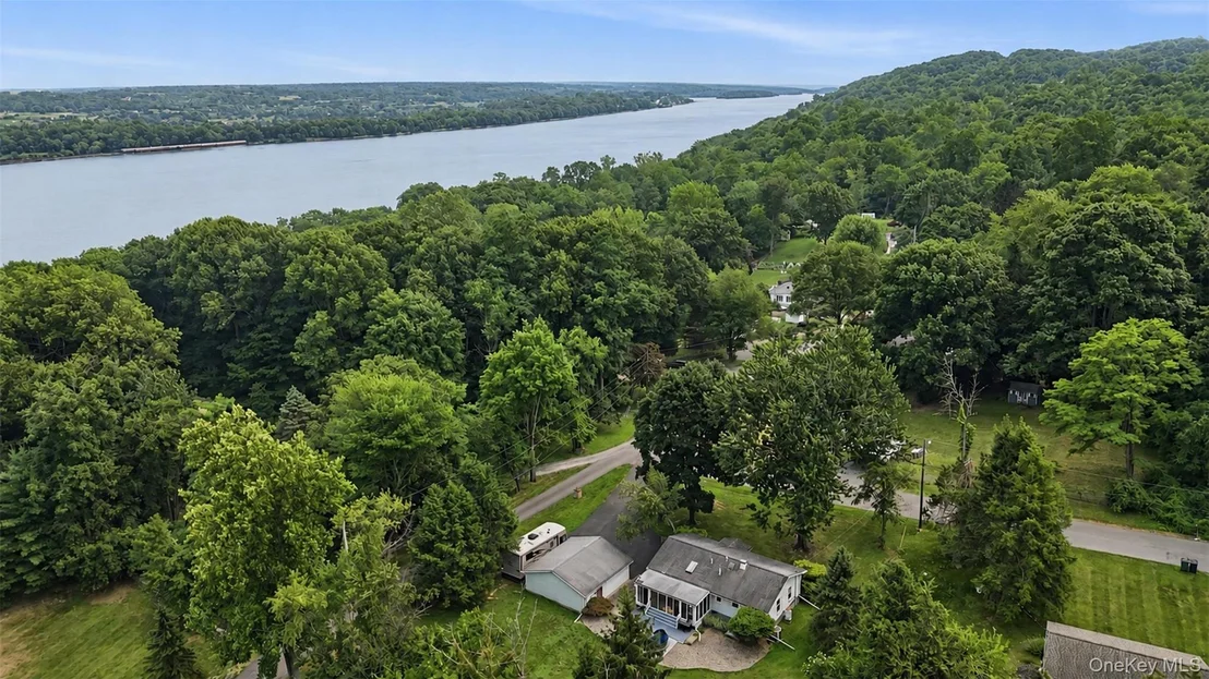 Photo of 4 Seneca Lane