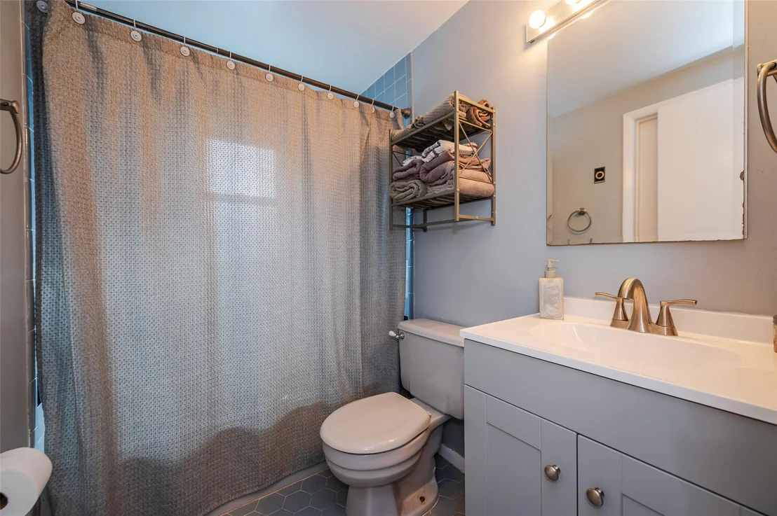 Photo of 2091 North Drive