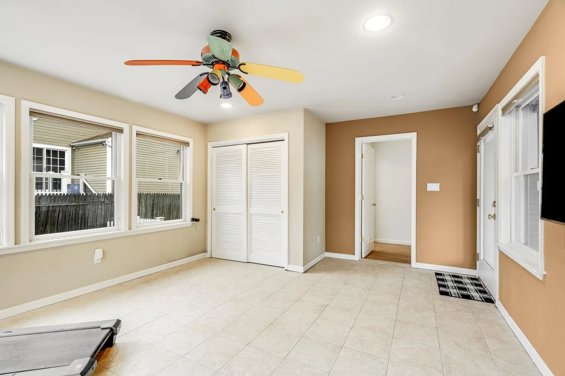 Photo of 9 Adelphi Avenue