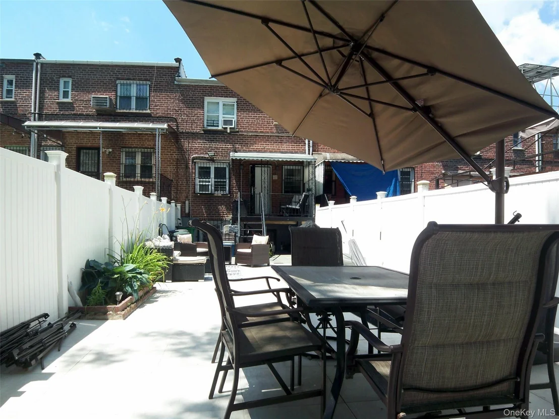 Photo of 4382 Byron Avenue