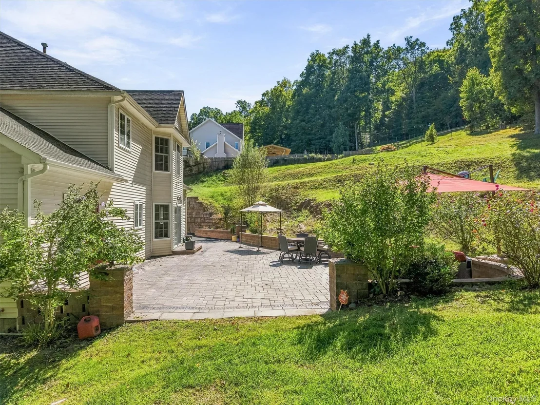 Photo of 2 Pond Ridge Crossing