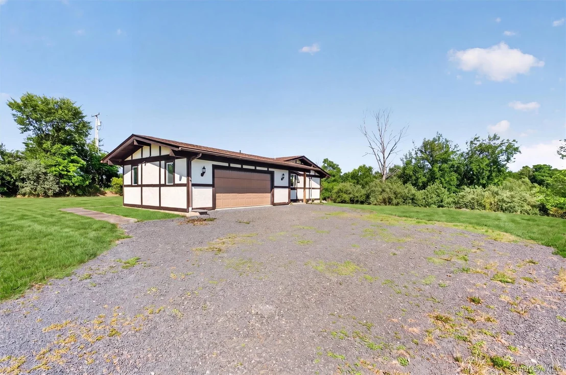 Photo of 25 Red Mills Road