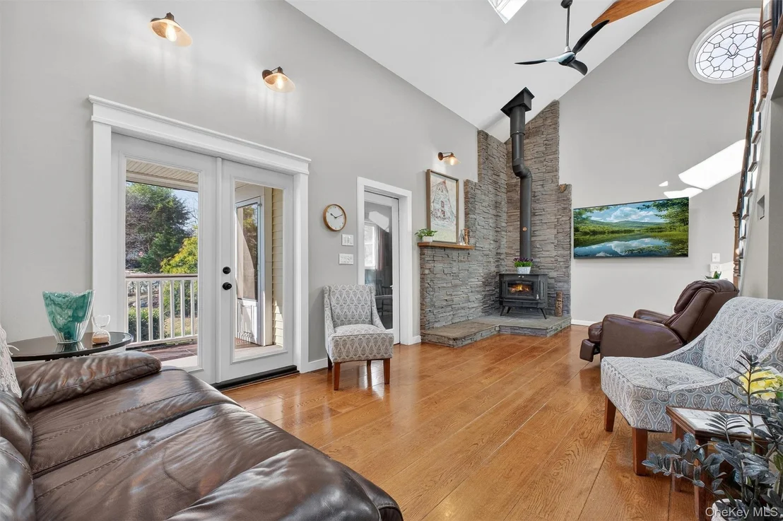 Photo of 255 Haviland Drive