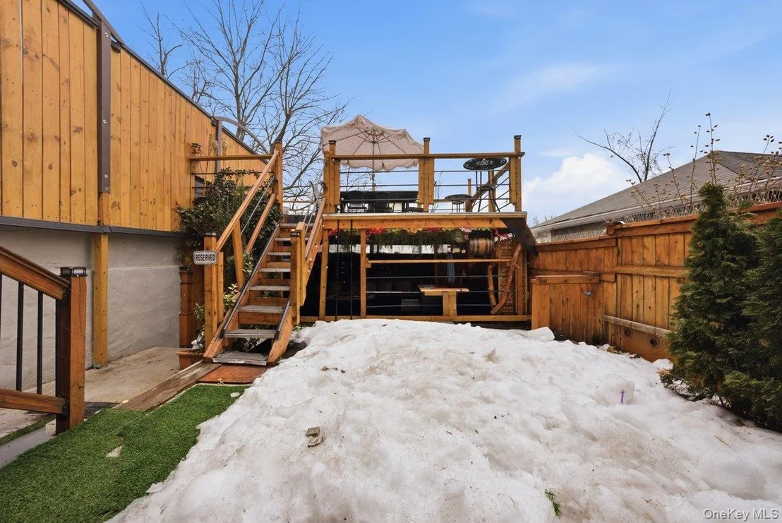 Photo of 4641 Carpenter Avenue