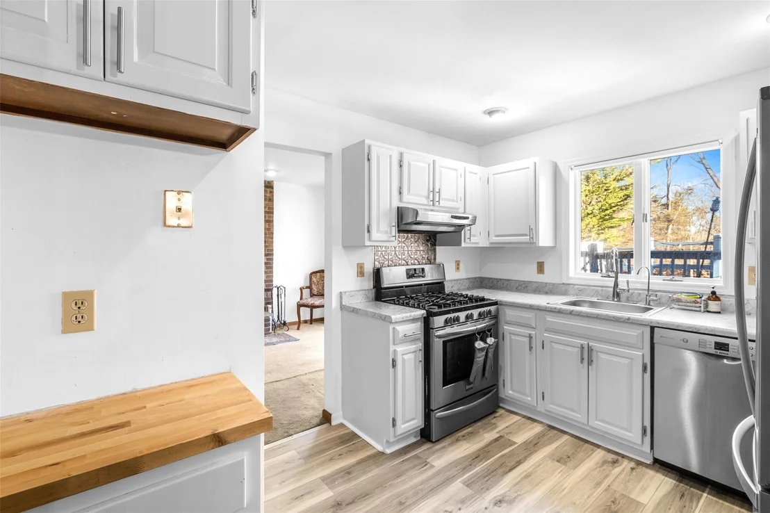 Photo of 33 Ireland Drive