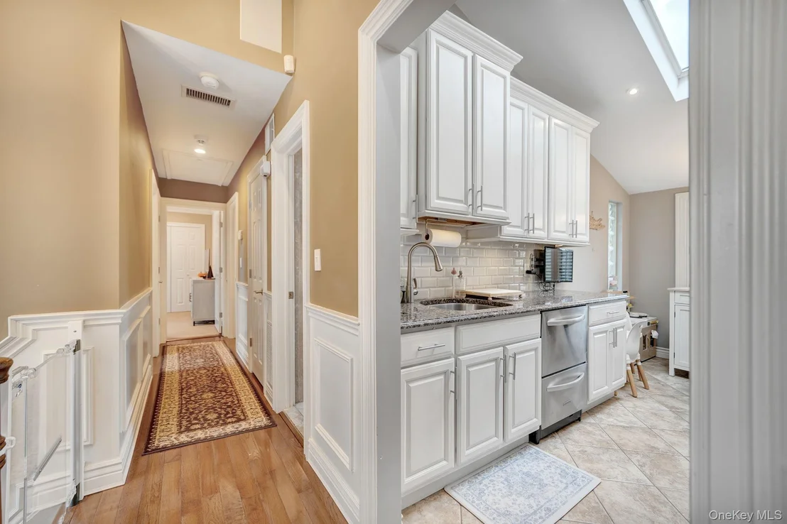 Photo of 2817 Riverside Drive