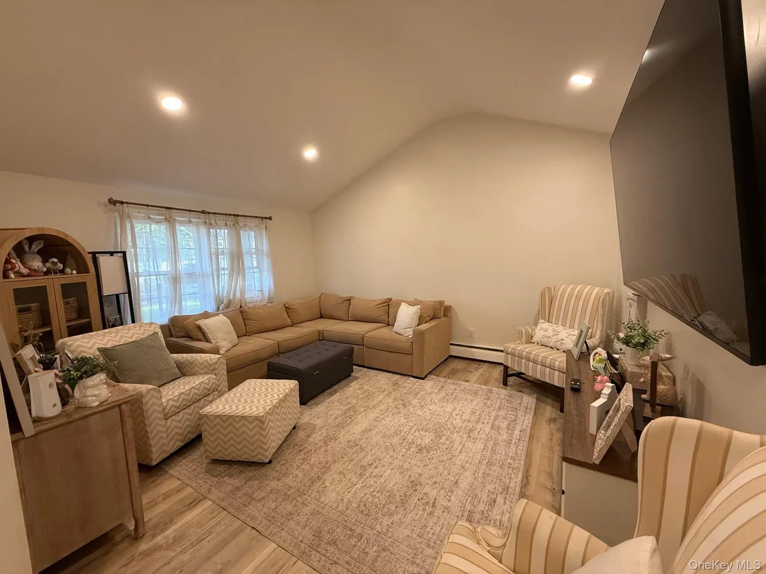 Photo of 65 Biscayne Drive