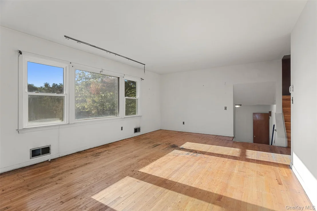 Photo of 180 Bradford Avenue