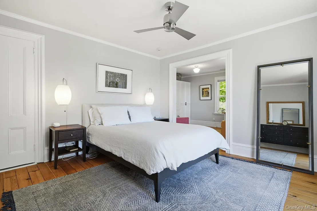 Photo of 215 River Road