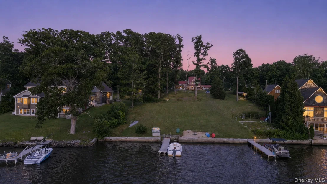 Photo of 355 Lakeside Road