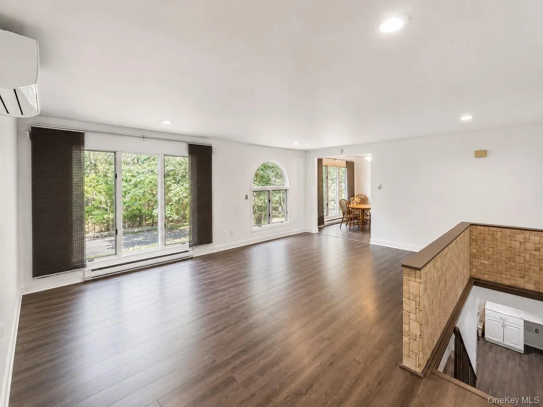 Photo of 33 Buckingham Circle