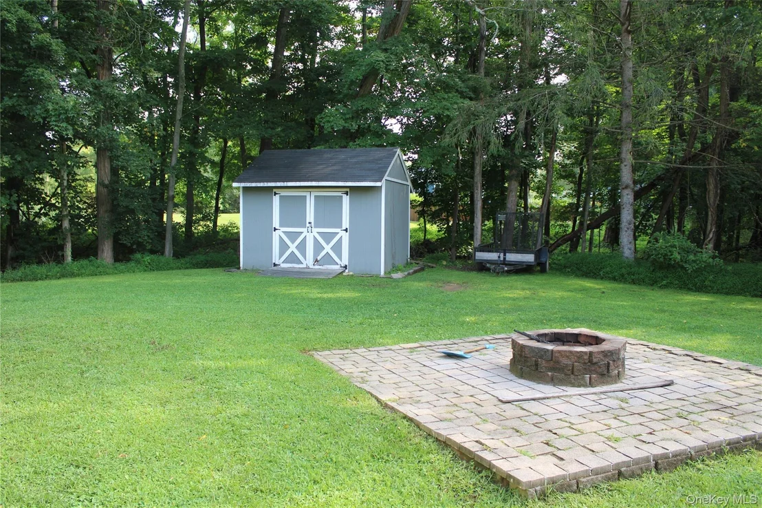 Photo of 230 Roosevelt Road