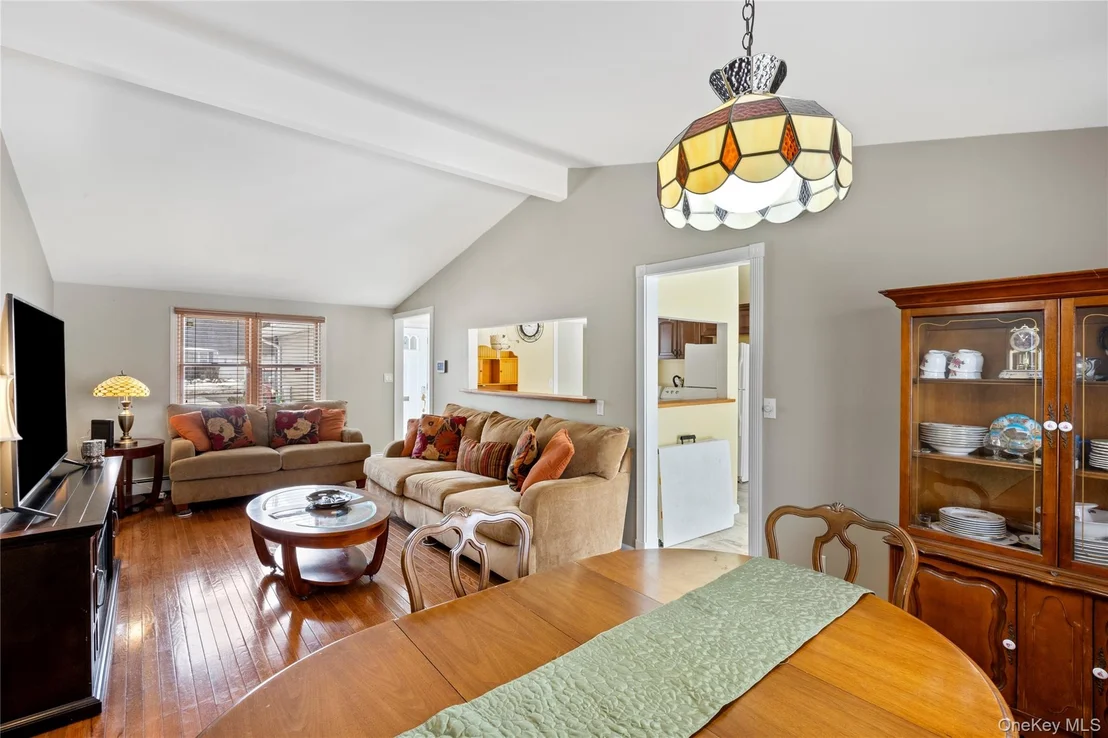 Photo of 137 Riverside Avenue