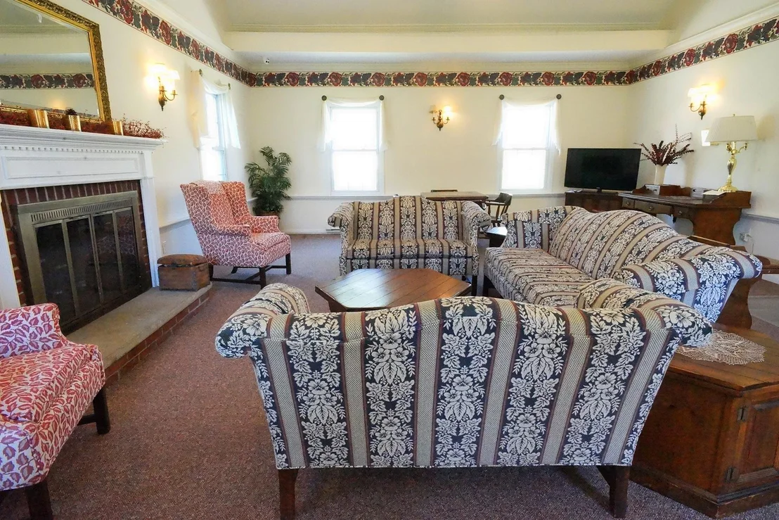 Photo of Unit F at 902 Commons Way