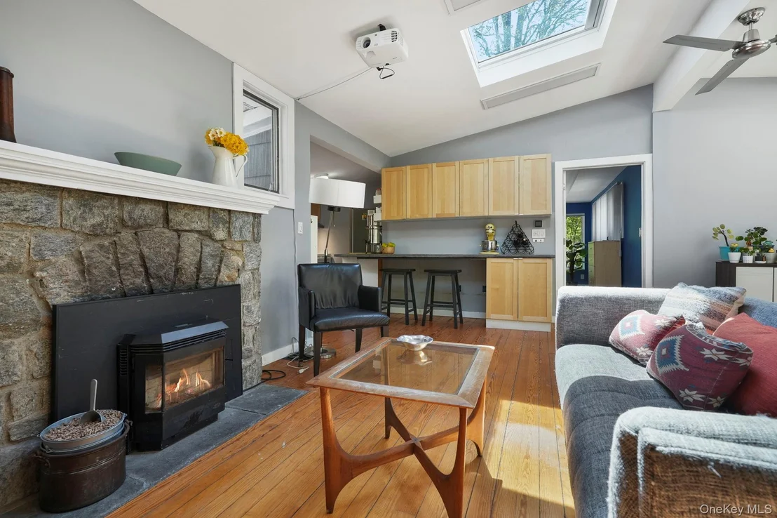 Photo of 44 Tompkins Road