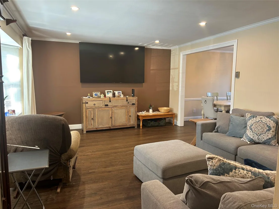 Photo of 892 Lilac Drive