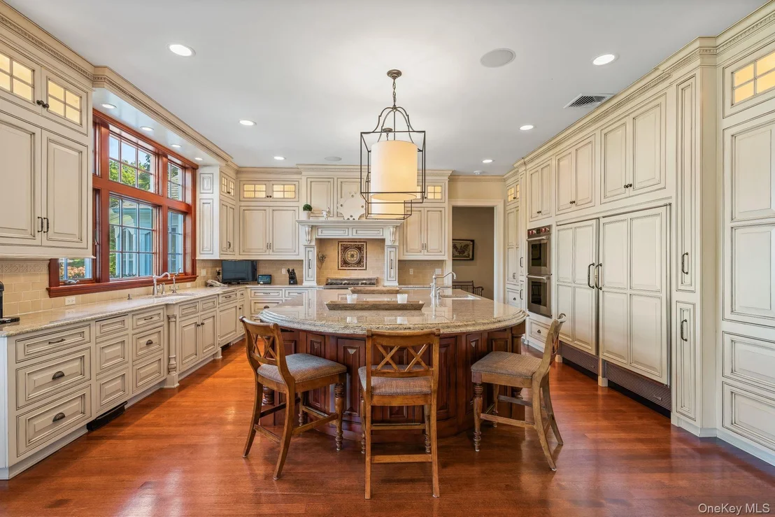 Photo of 697 Short Beach Road