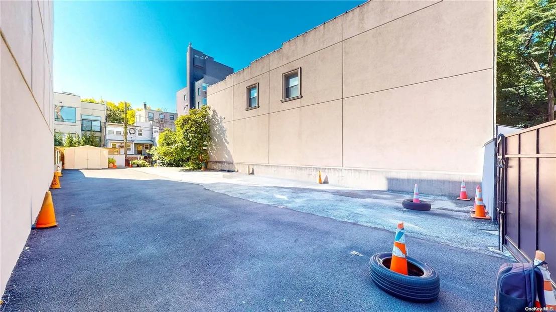 Photo of 38 Devoe Street