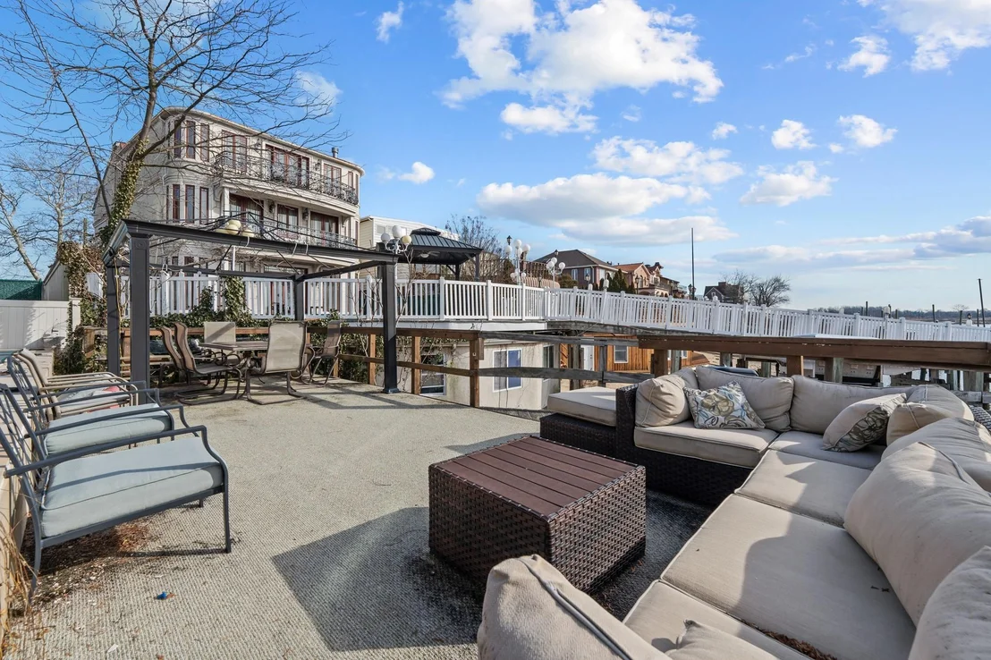 Photo of 299 Whitman Drive
