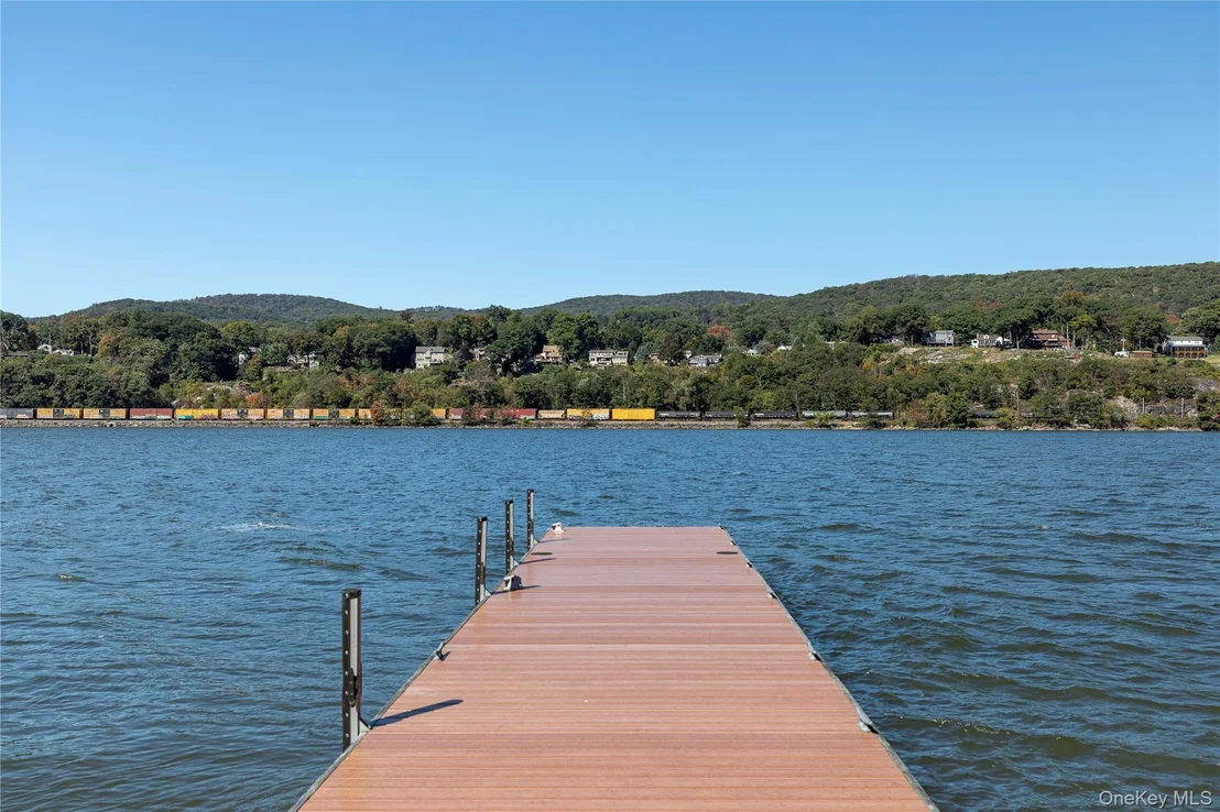 Photo of 32 Hudson River Lane