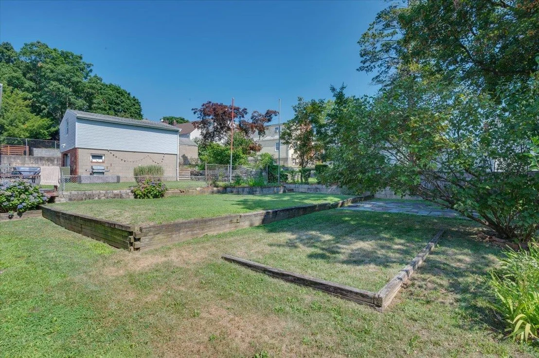 Photo of 151 Bellevue Place